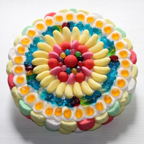Gateau De Bonbons Realise Exclusivement Avec Des Bonbons Haribo