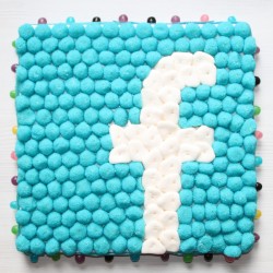 Logo Facebook en bonbons