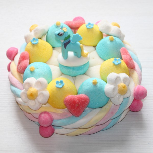 Gateau De Bonbons Cheval Ou Poney Aile Pour Un Anniversaire Feerique