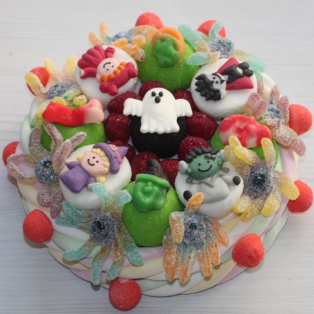 Gâteau Halloween en bonbons personnages en sucre