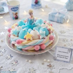 La Reine des Neiges sur un gâteau de bonbons